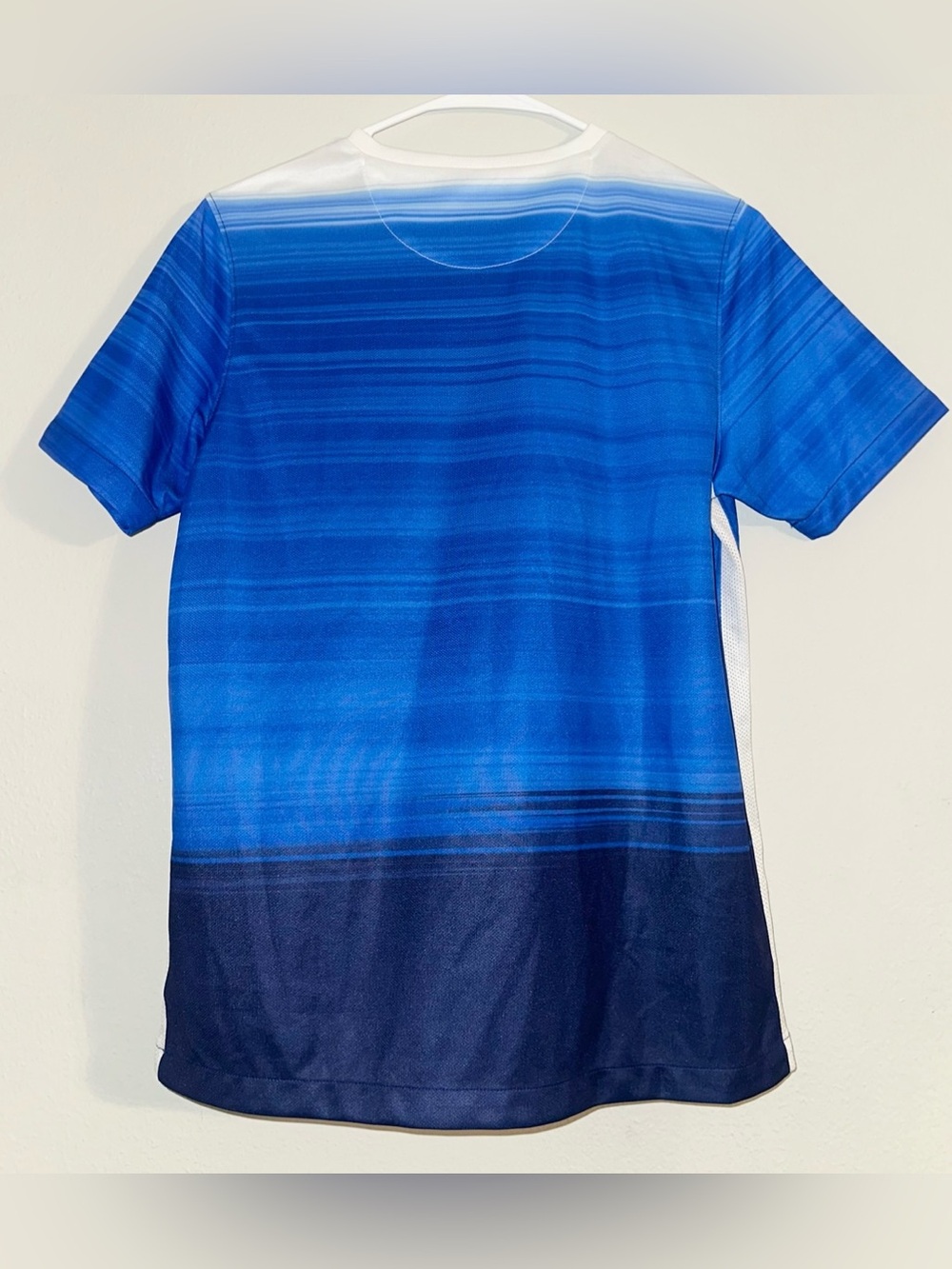 Nike Women’s USA Soccer Jersey Blue and White - Picture 4 of 4